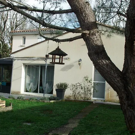 Chez Marie Et Gege Bed & Breakfast *